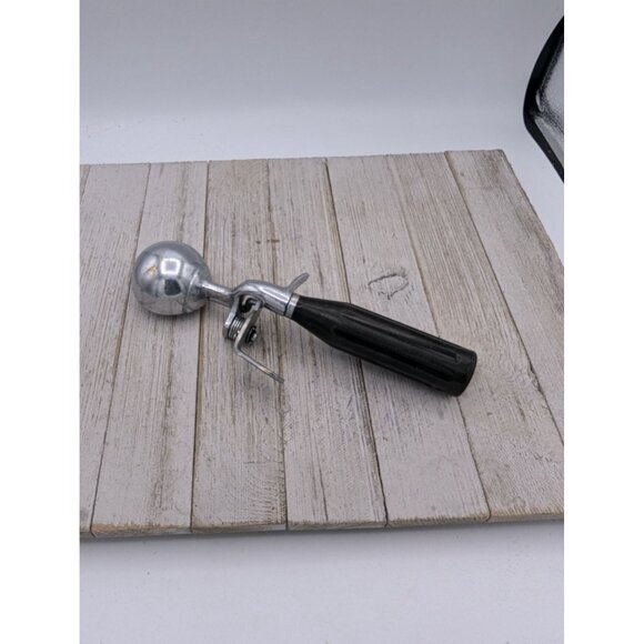 Vintage Benedict Deluxe Indestructo Size 24 Black Handle Ice Cream Scoop 2" - Picture 5 of 8